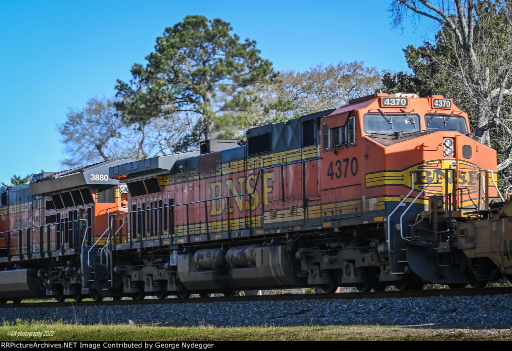 BNSF 4370